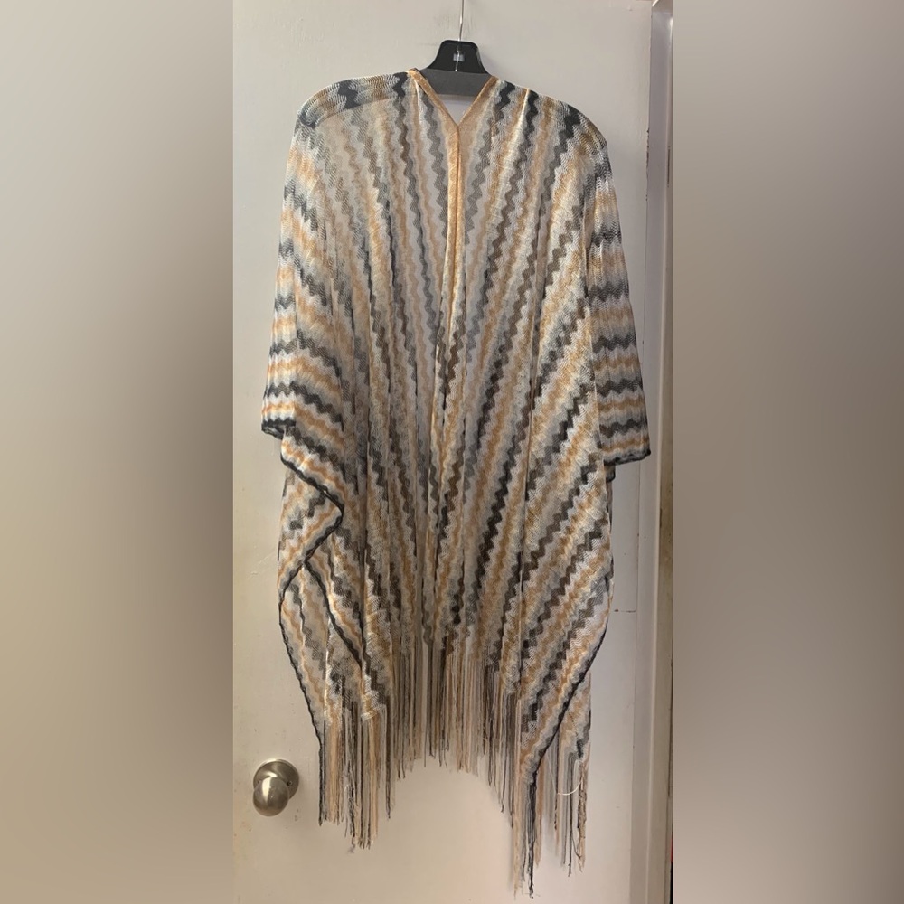 Chic Chevron Patterned Coverup/wrap - Picture 4 of 6